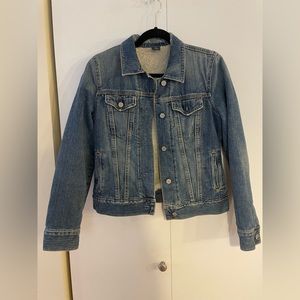 Gap Jean Denim Jacket with Sherpa Fur - Small